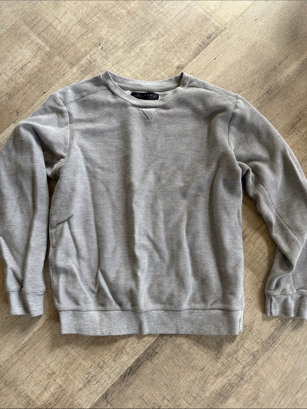 Zara women’s Crewneck Sweatshirt in Heather Gray